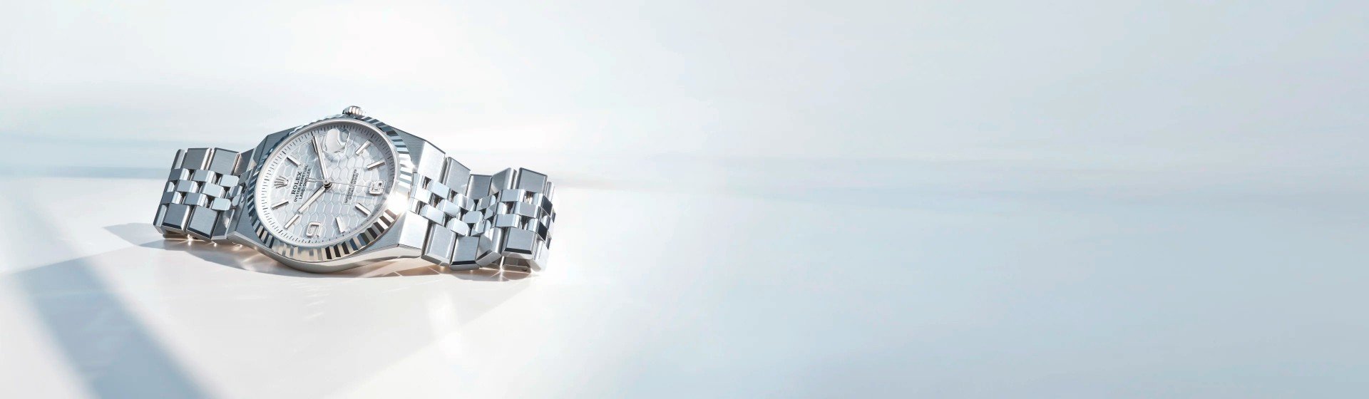 rolex land-dweller m127334-0001 rvb 1920x560